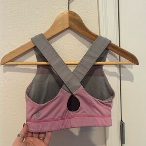 Lululemon Sports Bra – Size 6 – Pink/Gray